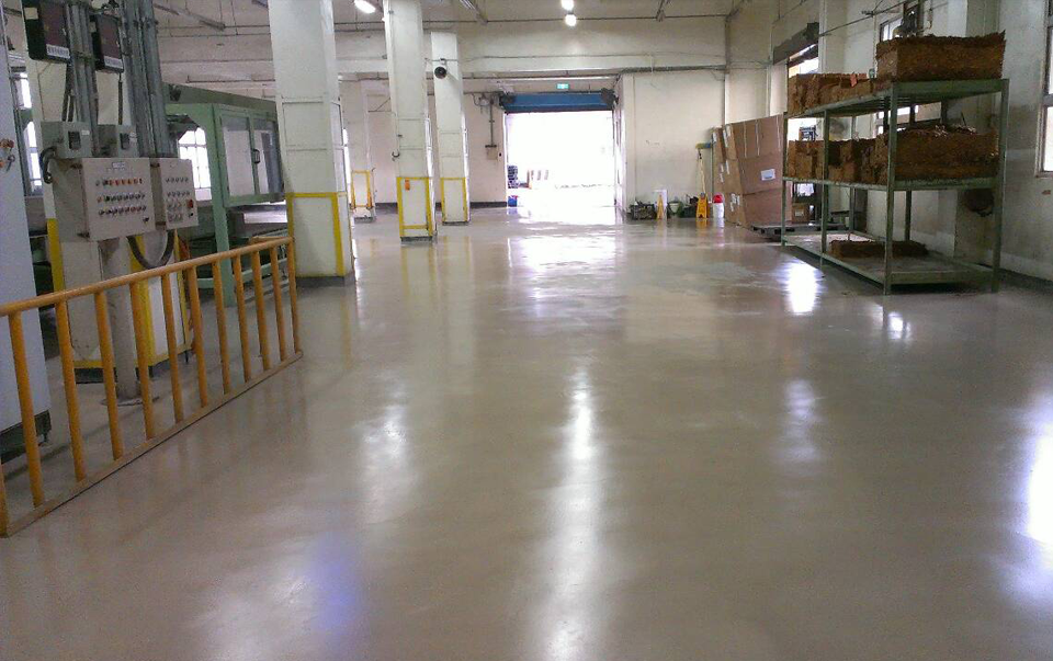 cleaned-waxed-cement- concrete-floor